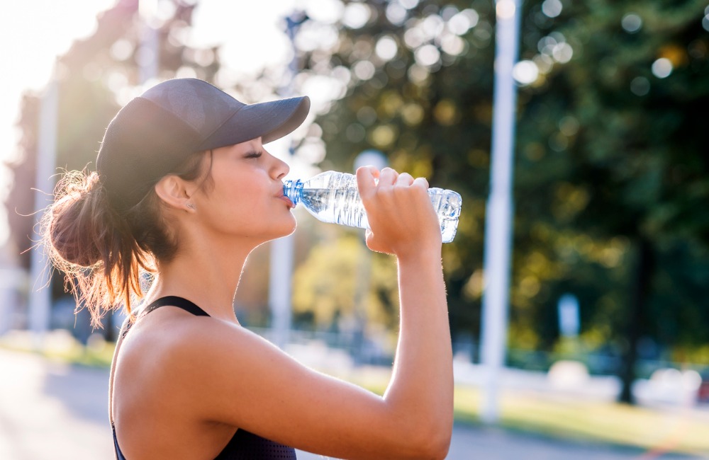 運動・スポーツの種類や時間に合わせた上手な水分補給の仕方 | 水と健康の情報メディア｜トリム・ミズラボ - 日本トリム