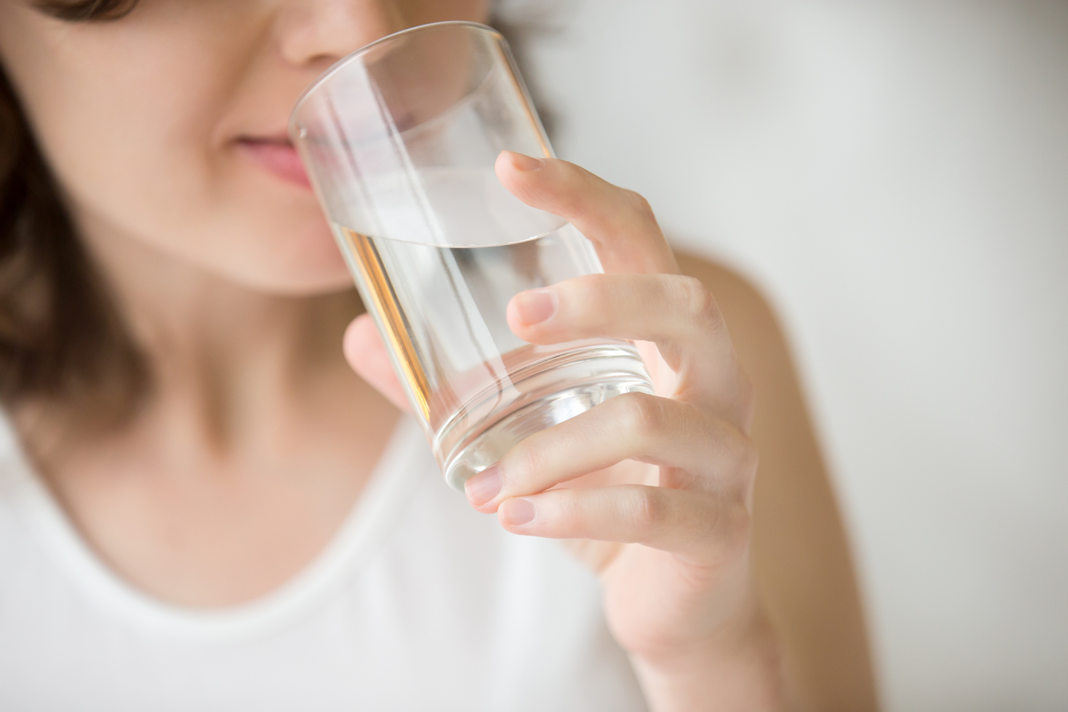 飲む たくさん 人 を 水 水をよく飲む人の特徴って？！水をたくさん飲む効果や注意点