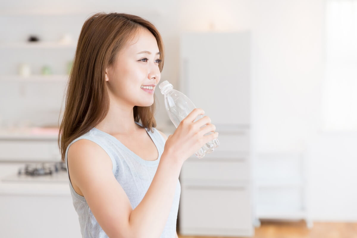 水の美容効果はどのくらい 美容に役立つおすすめの飲み方と種類 水と健康の情報メディア トリム ミズラボ 日本トリム