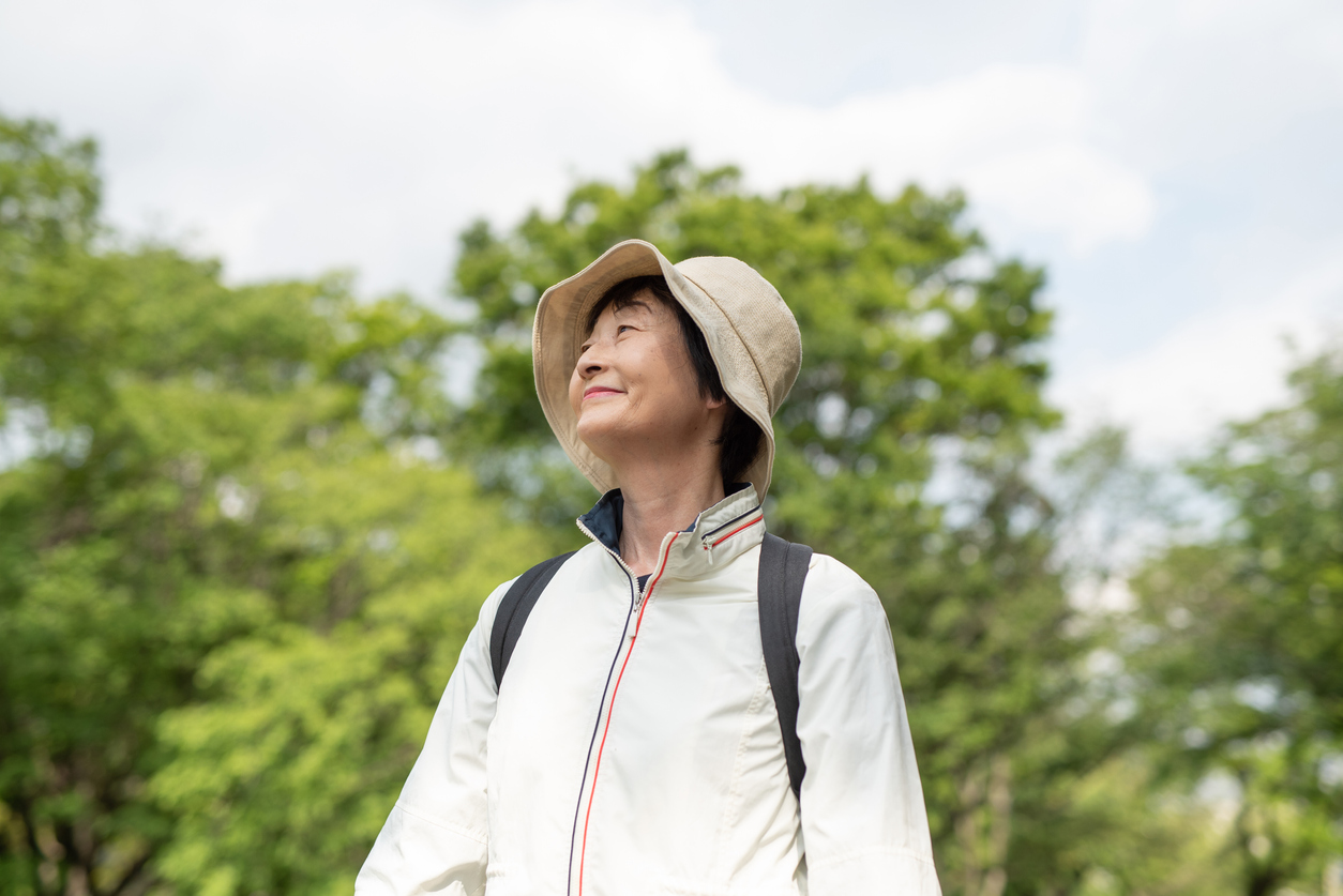 ハイキング女性