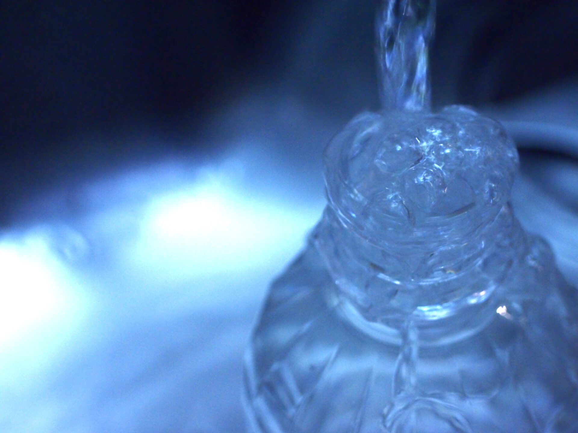 水素水とアルカリイオン水の違いは？ | 水と健康の情報メディア ...