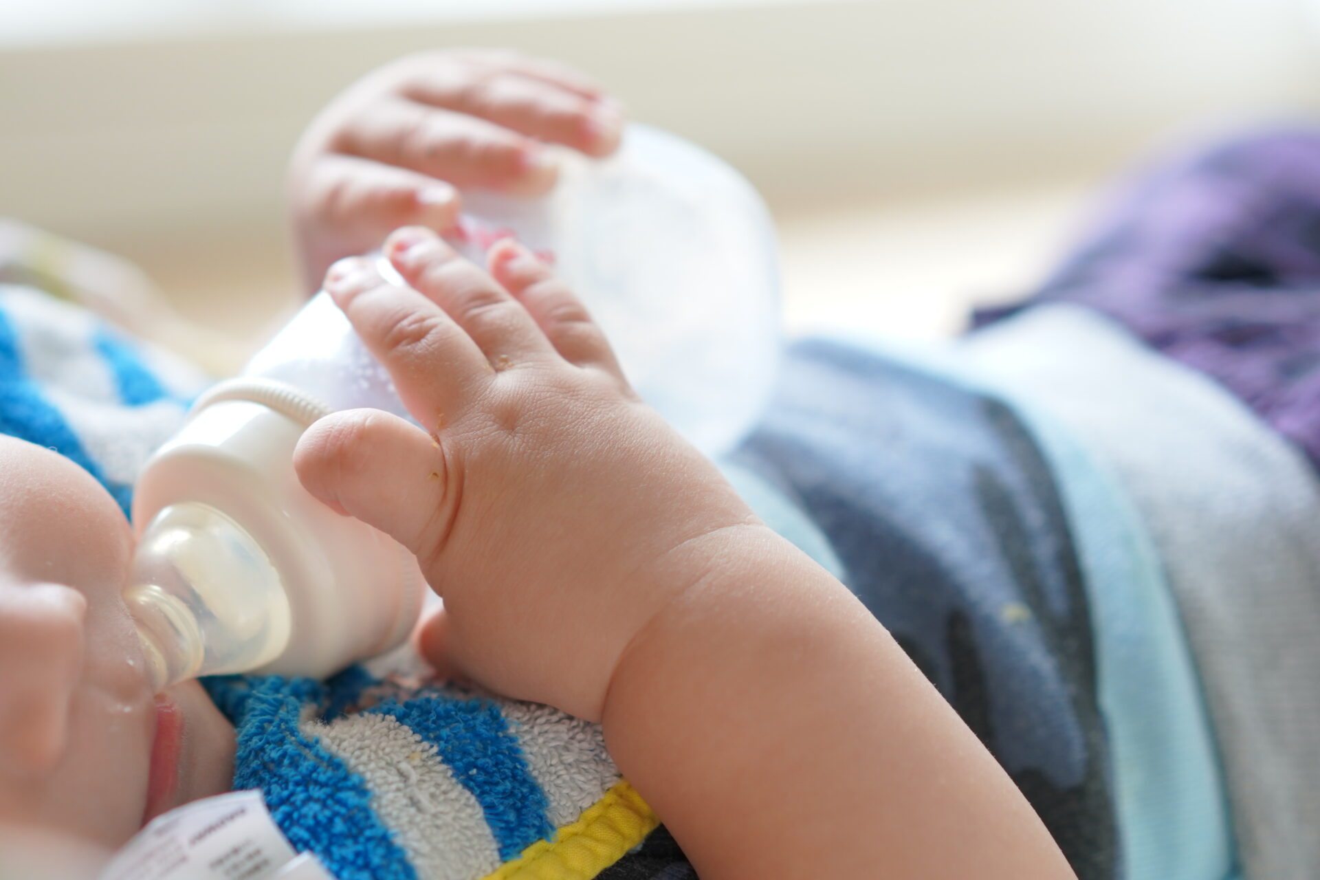 赤ちゃんへの正しい水分補給法は 最適な飲み物やタイミングについて解説 水と健康の情報メディア トリム ミズラボ 日本トリム