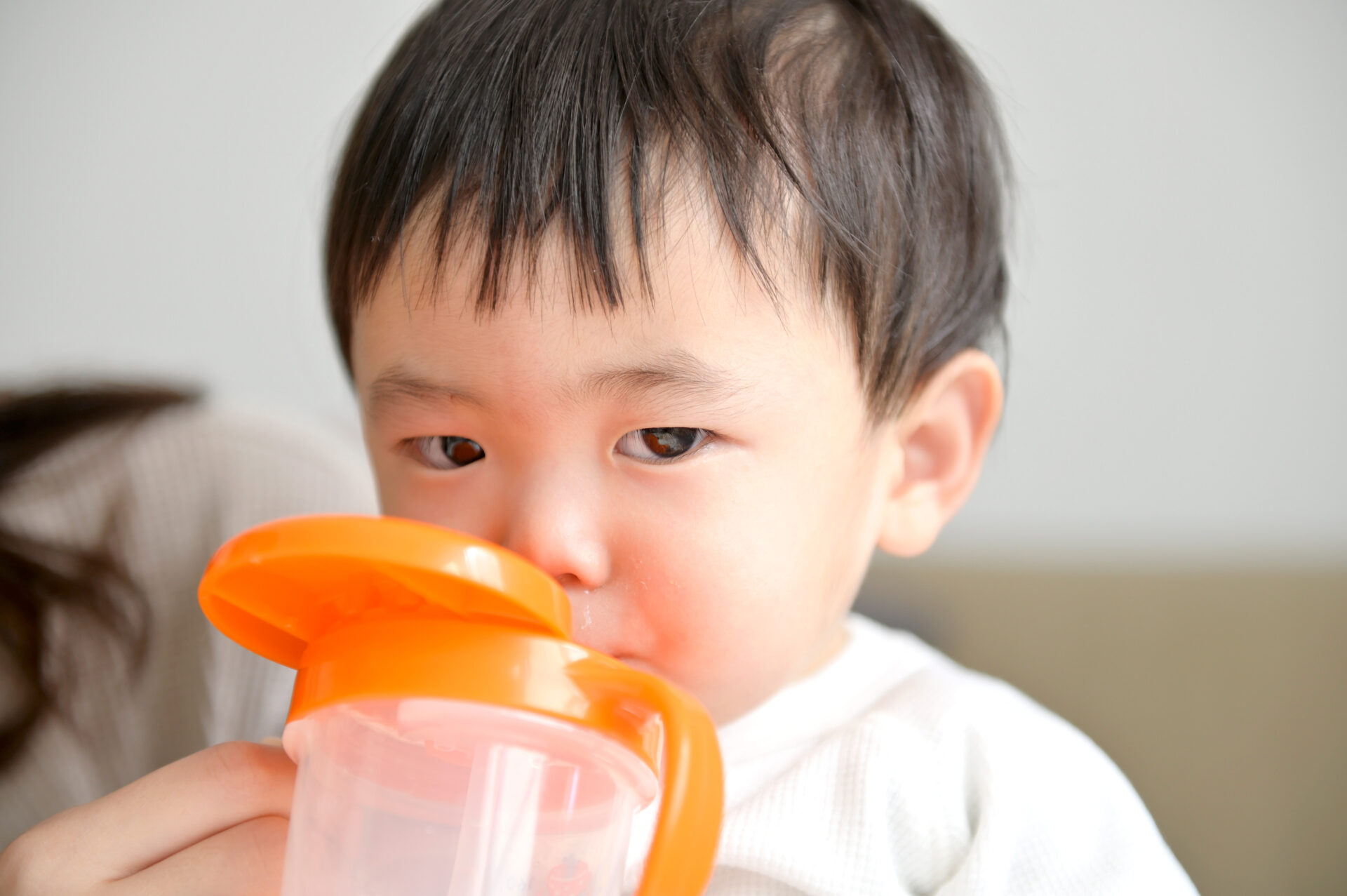 赤ちゃんへの正しい水分補給法は 最適な飲み物やタイミングについて解説 水と健康の情報メディア トリム ミズラボ 日本トリム